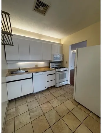 $2,100 | 1010 Middle Street, Unit 1, Weymouth, MA 02188