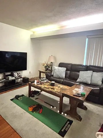 $2,100 | 1010 Middle Street, Unit 1, Weymouth, MA 02188