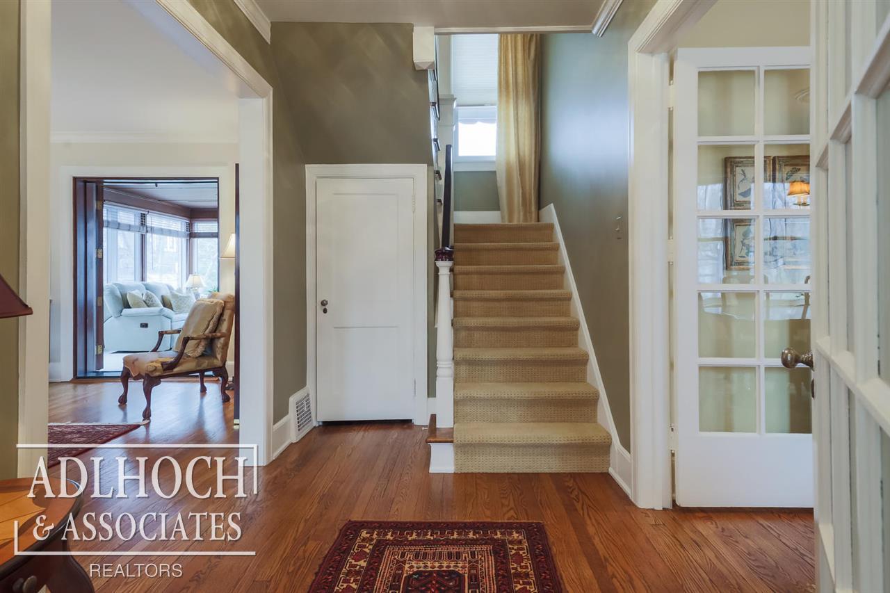 1261 Bishop Road Grosse Pointe, MI 48230 - Photo 20 of 49 31346320-19.JPG