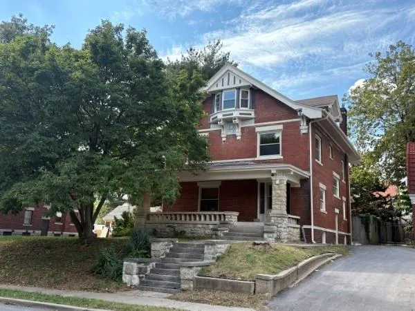 $595,000 | 3516 Charlotte Street, Kansas City, MO 64109