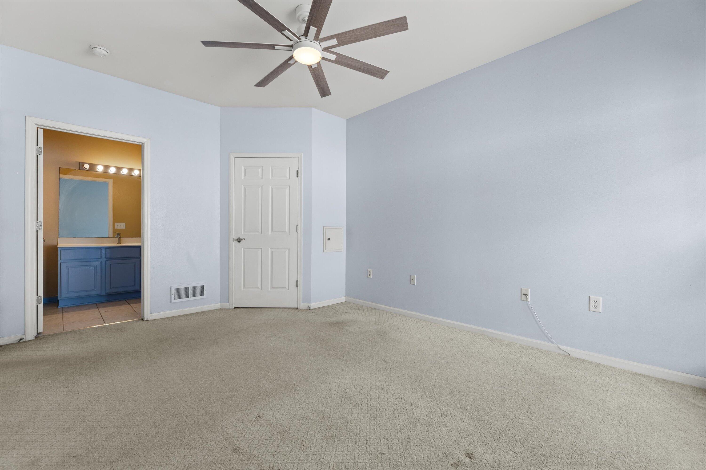 9056 West Elm Court, Unit B Franklin, WI 53132 - Photo 13 of 34 12-IMG_6328