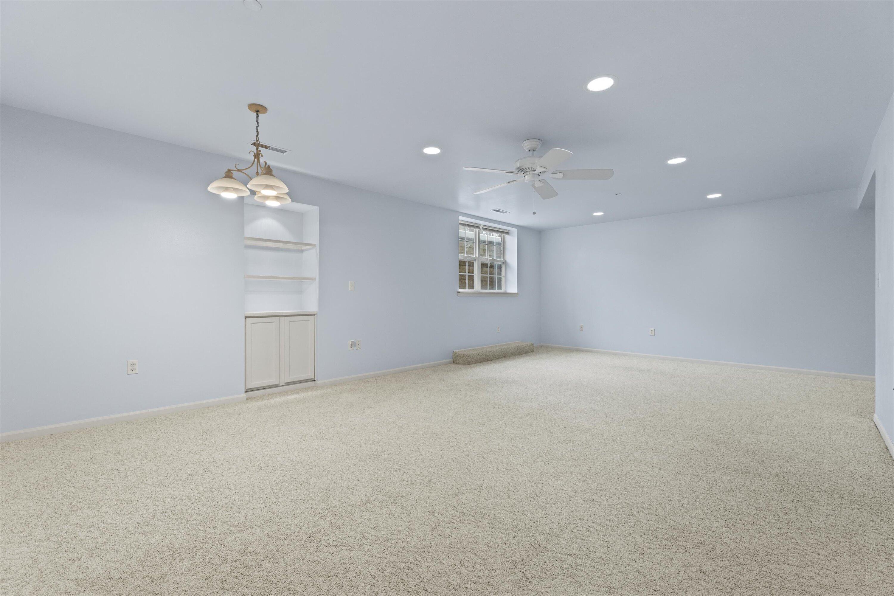 9056 West Elm Court, Unit B Franklin, WI 53132 - Photo 22 of 34 35-IMG_6458