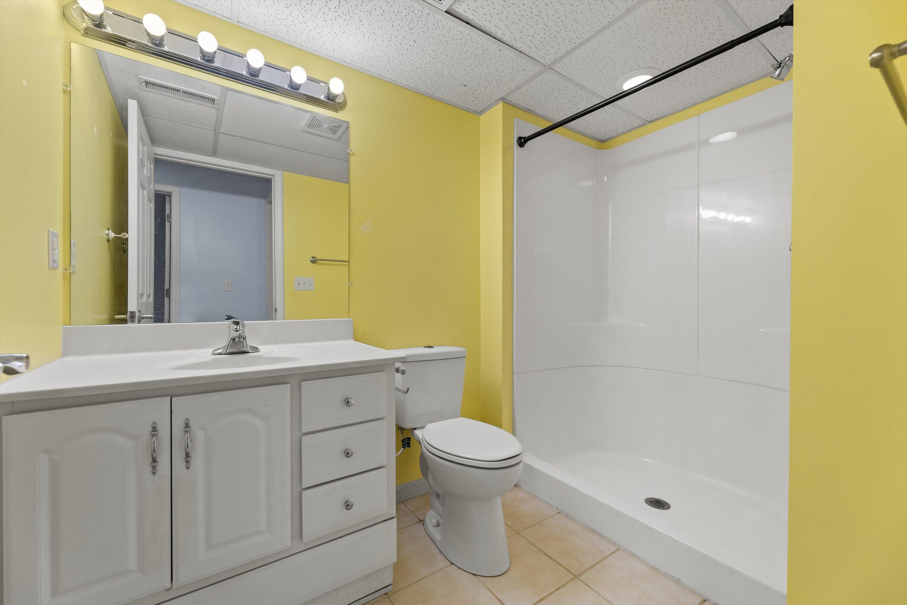 9056 West Elm Court, Unit B Franklin, WI 53132 - Photo 26 of 34 33-IMG_6449