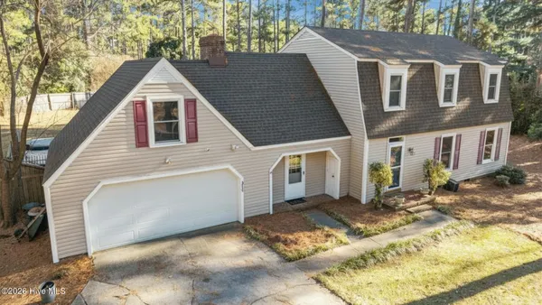 $525,000 | 215 Canterbury Road, Southern Pines, NC 28387