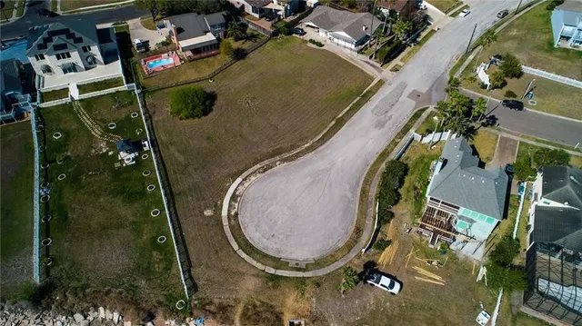 $258,000 | 863 Cliff Drive, Portland, TX 78374