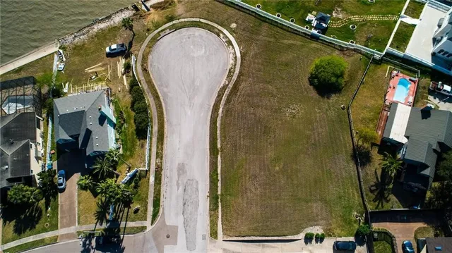 $258,000 | 863 Cliff Drive, Portland, TX 78374