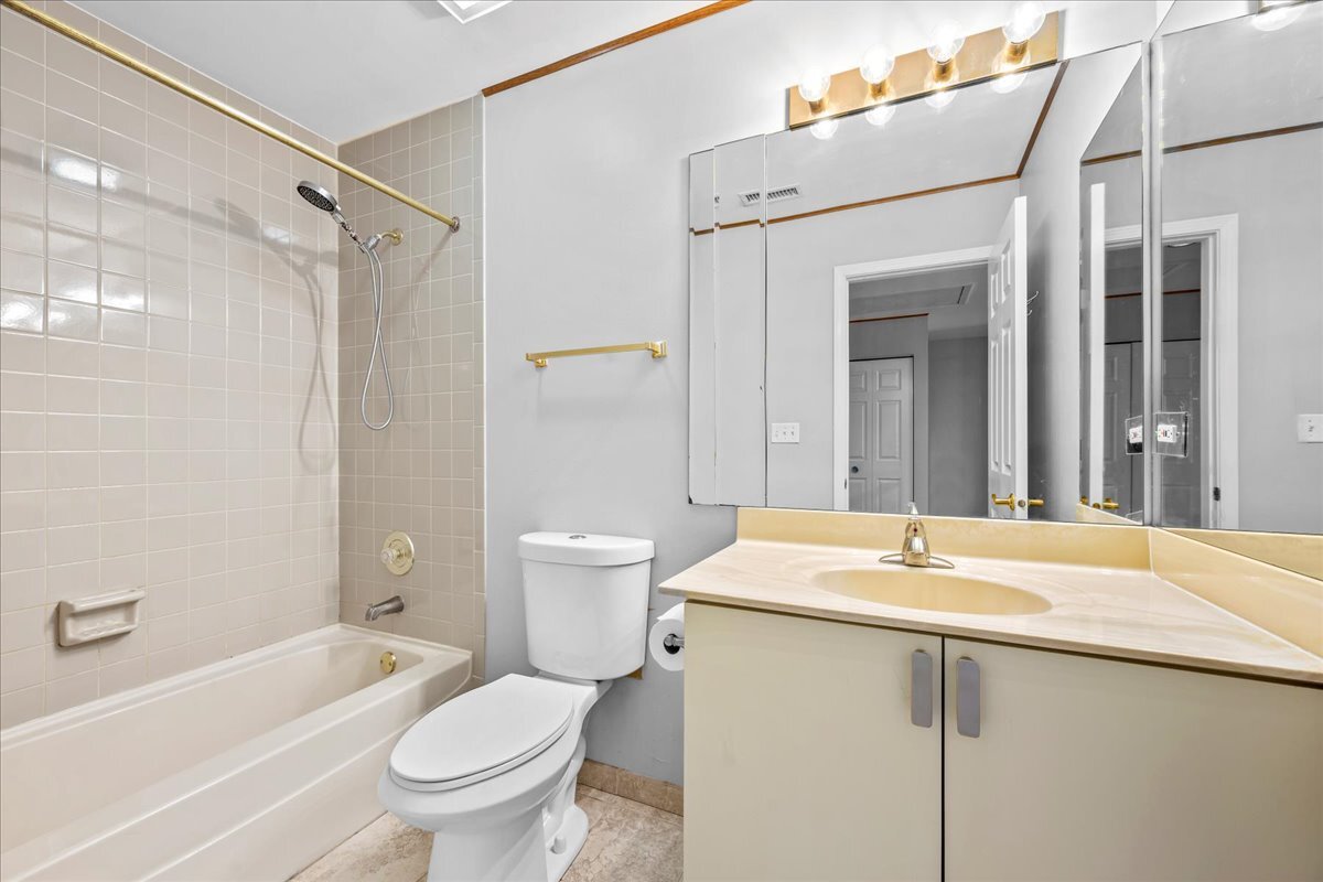 1709 Koehling Road Northbrook, IL 60062 - Photo 13 of 20