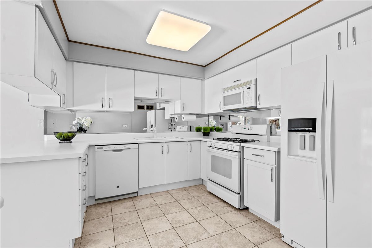 1709 Koehling Road Northbrook, IL 60062 - Photo 7 of 20