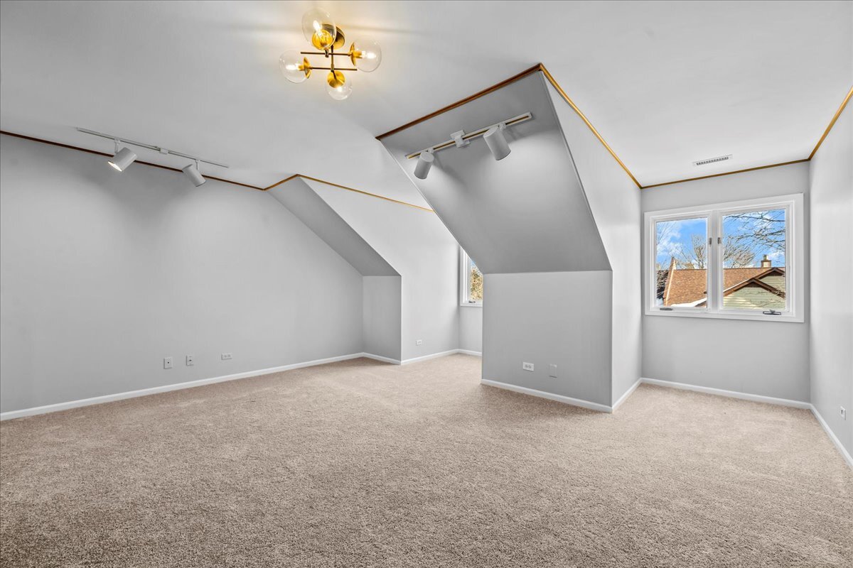 1709 Koehling Road Northbrook, IL 60062 - Photo 8 of 20