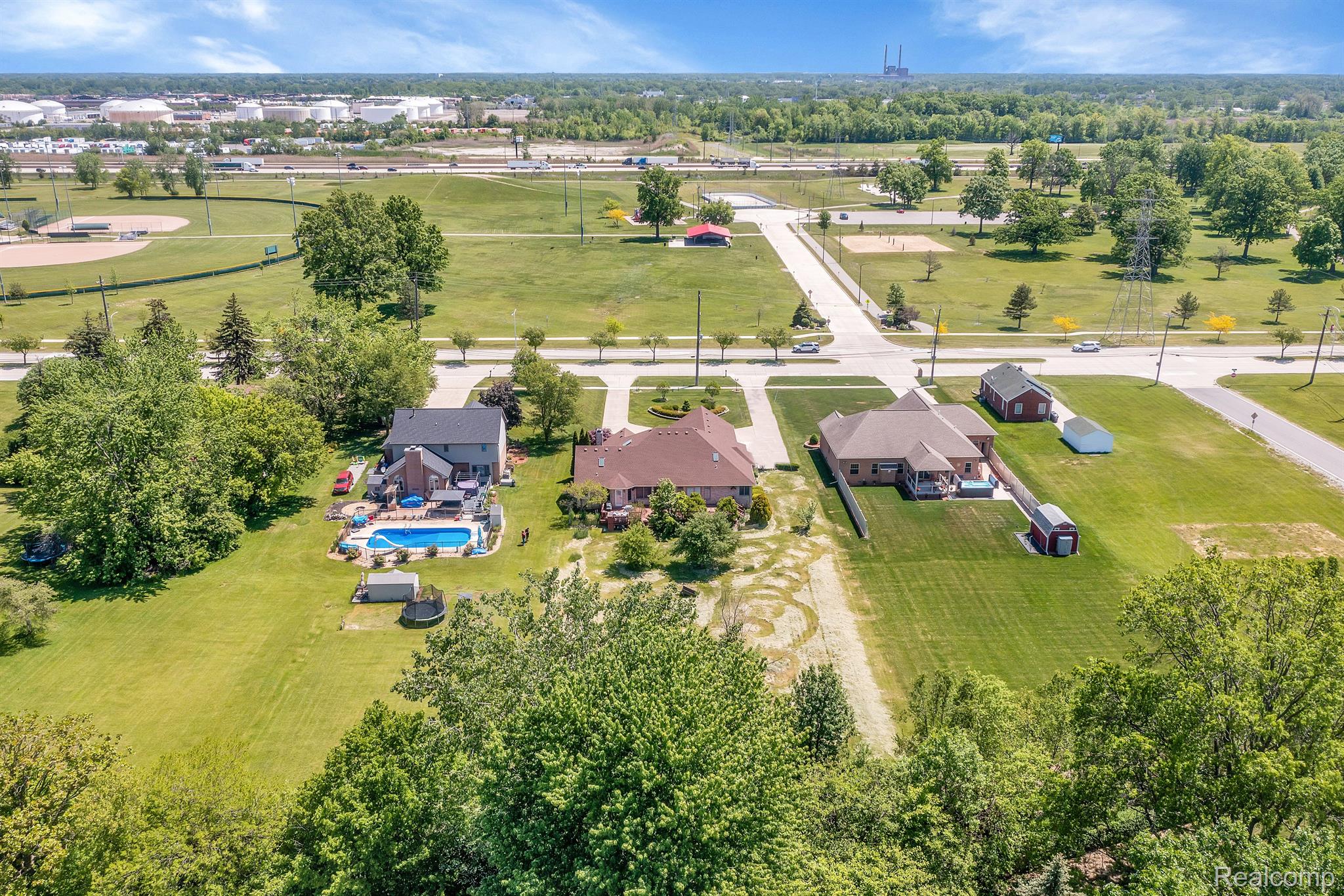 23890 Hall Road Trenton, MI 48183 - Photo 21 of 39 Gallery Image 21