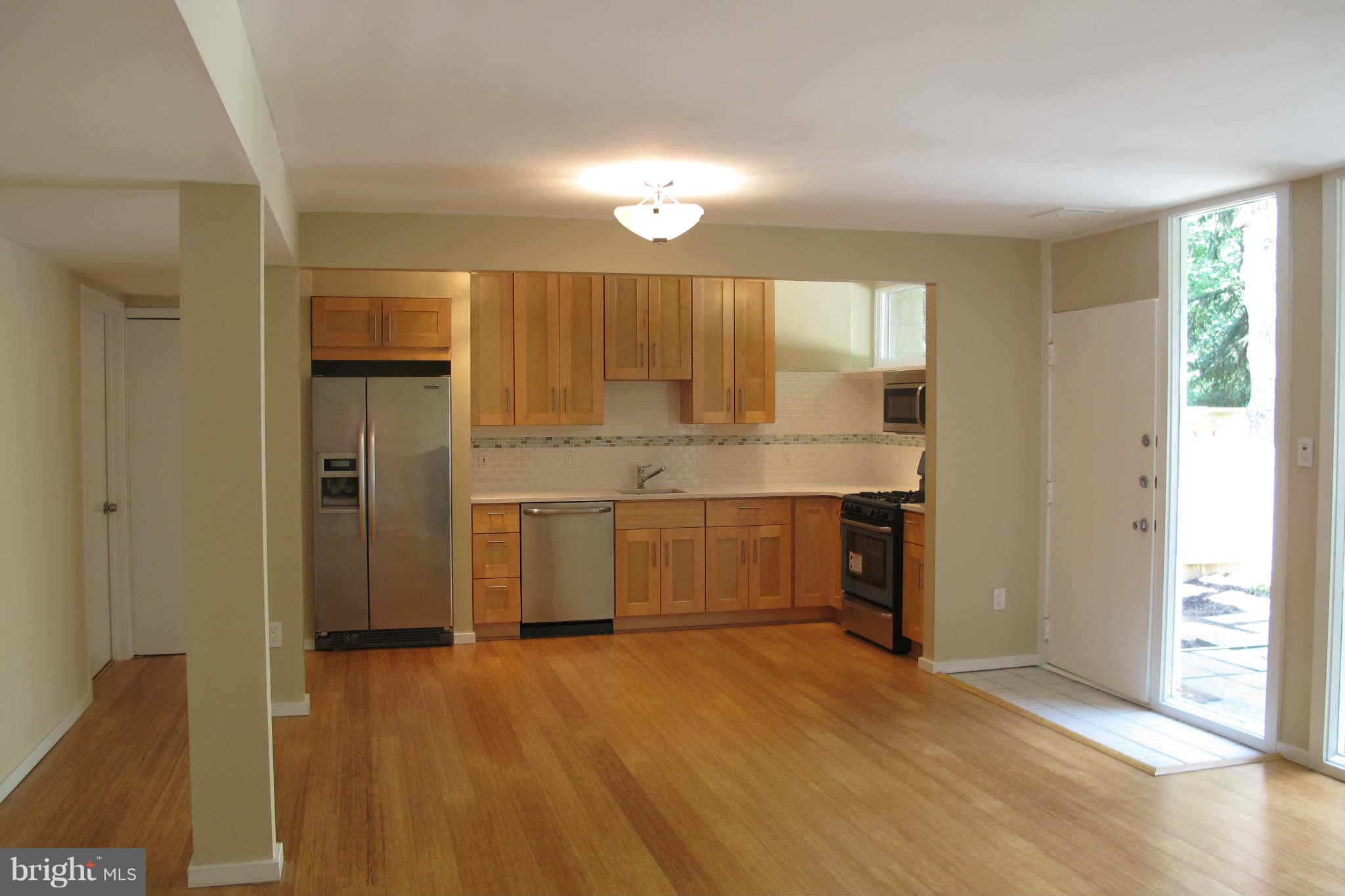 11527 Maple Ridge Road Reston, VA 20190 - Photo 20 of 23 Kitchen