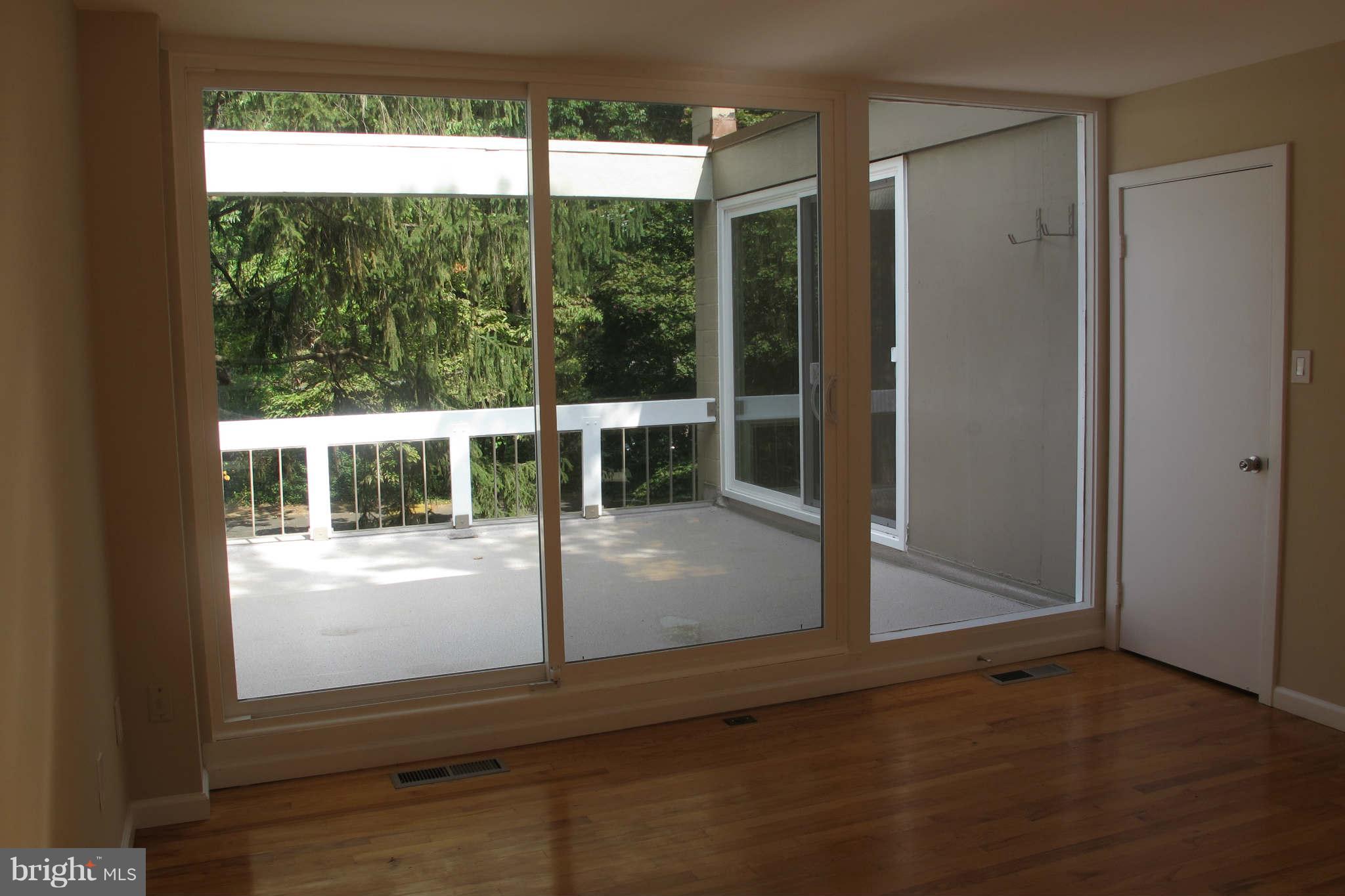11527 Maple Ridge Road Reston, VA 20190 - Photo 4 of 23 Bedroom (Master)