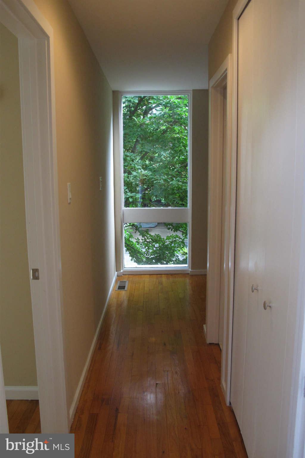 11527 Maple Ridge Road Reston, VA 20190 - Photo 7 of 23 Interior (General)