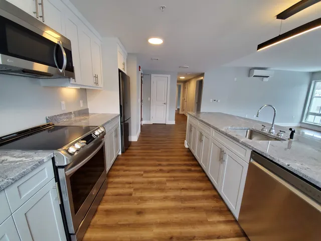 $3,380 | 195 Mechanic Street, Unit 206, Lebanon, NH 03766