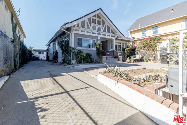 $919,000 | 1207 South Harvard Boulevard, Los Angeles, CA 90006