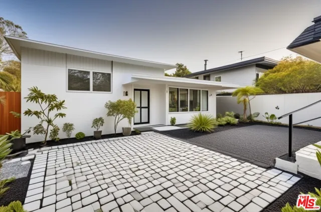 $919,000 | 1207 South Harvard Boulevard, Los Angeles, CA 90006