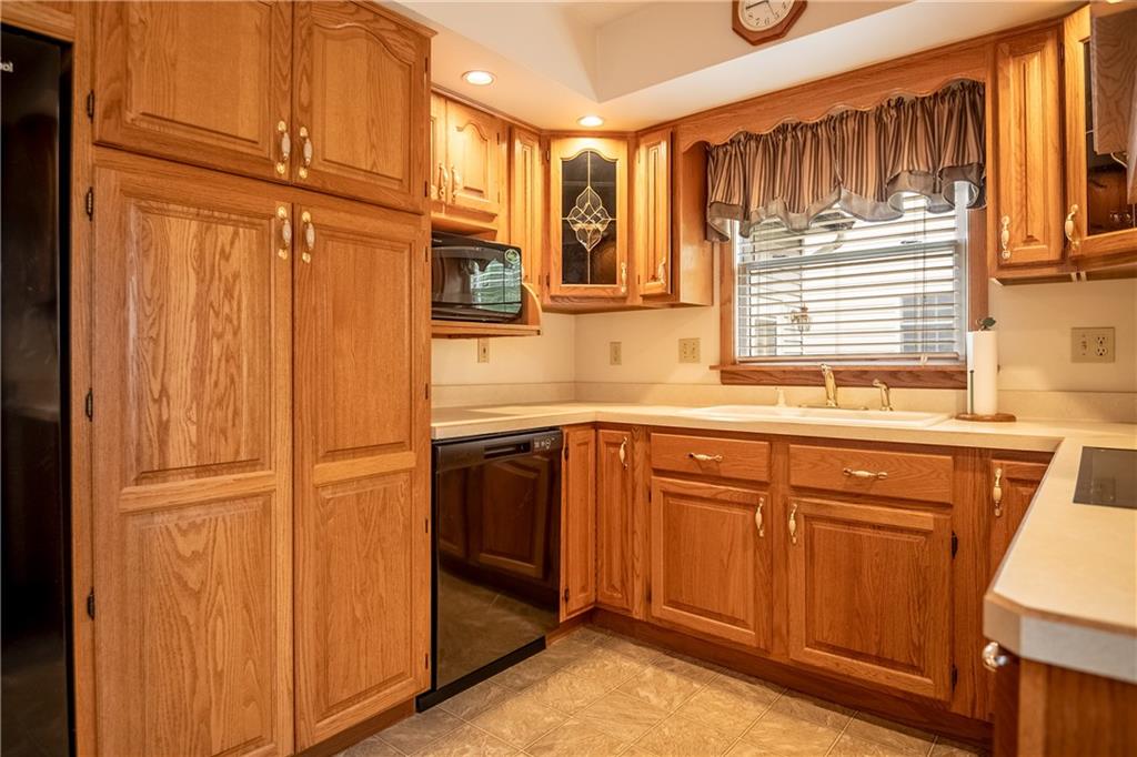 354 Ashton Road Sharon, PA 16146 - Photo 8 of 30 Gallery Image 8
