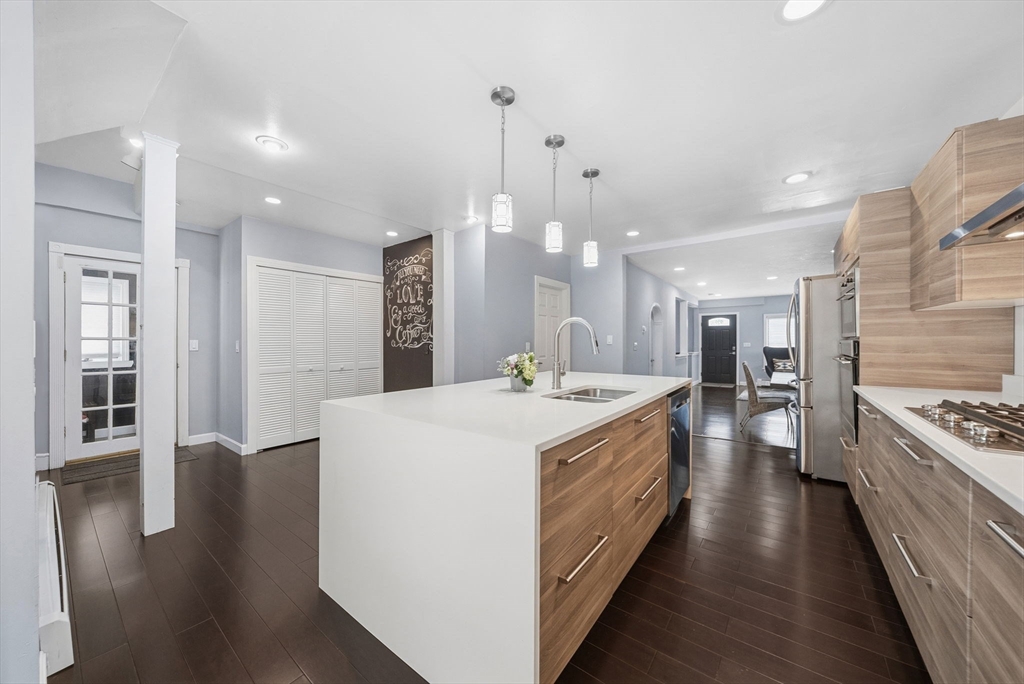 22 Cedar Street Wellesley, MA 02481 - Photo 7 of 37