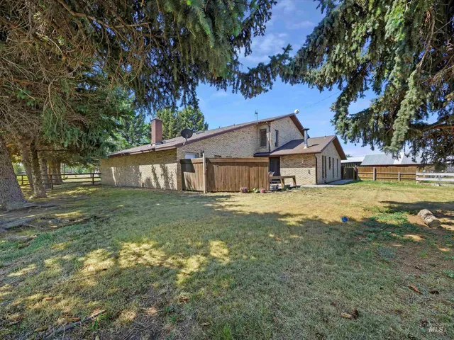 $1,500,000 | 1872 East 1750 South, Gooding, ID 83330