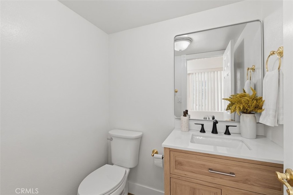 22534 Liberty Bell Road Calabasas, CA 91302 - Photo 17 of 41