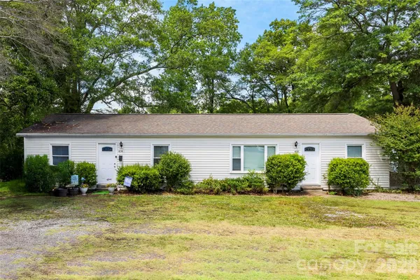 $689,000 | 414 East Wilkins Street, Dallas, NC 28034