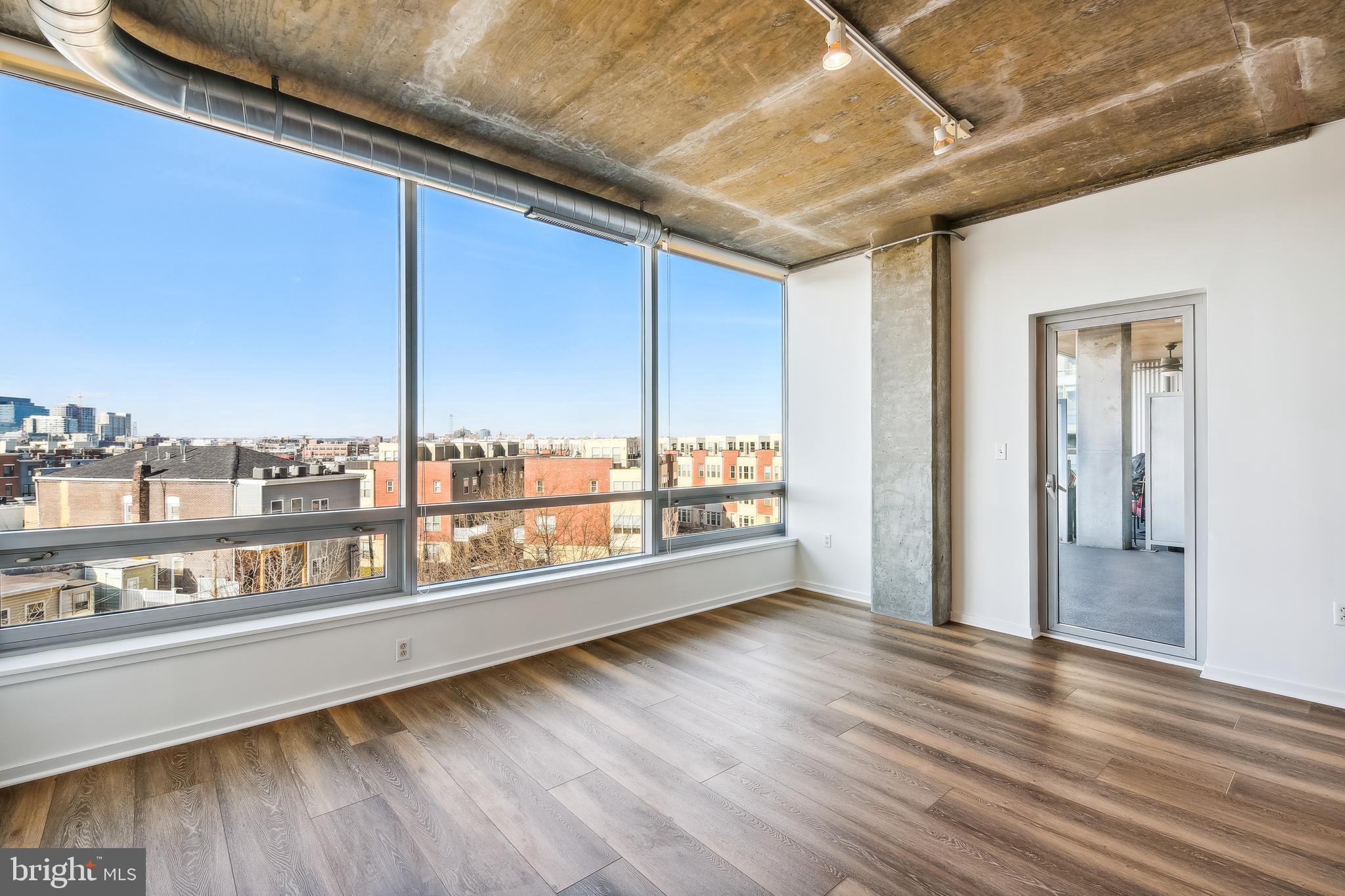 1200 Steuart Street, Unit 429 Baltimore, MD 21230 - Photo 6 of 86 Living Room with View