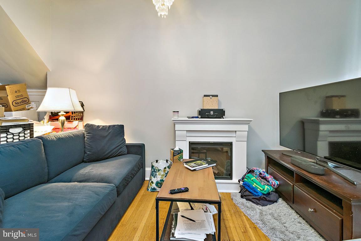 2804 Guilford Avenue Baltimore, MD 21218 - Photo 14 of 22 Unit 1 living area