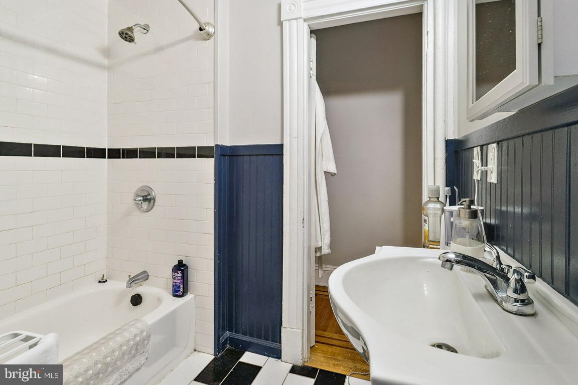 2804 Guilford Avenue Baltimore, MD 21218 - Photo 15 of 22 Unit 1 main level bath