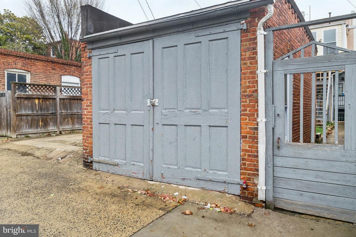 2804 Guilford Avenue Baltimore, MD 21218 - Photo 22 of 22 Garage
