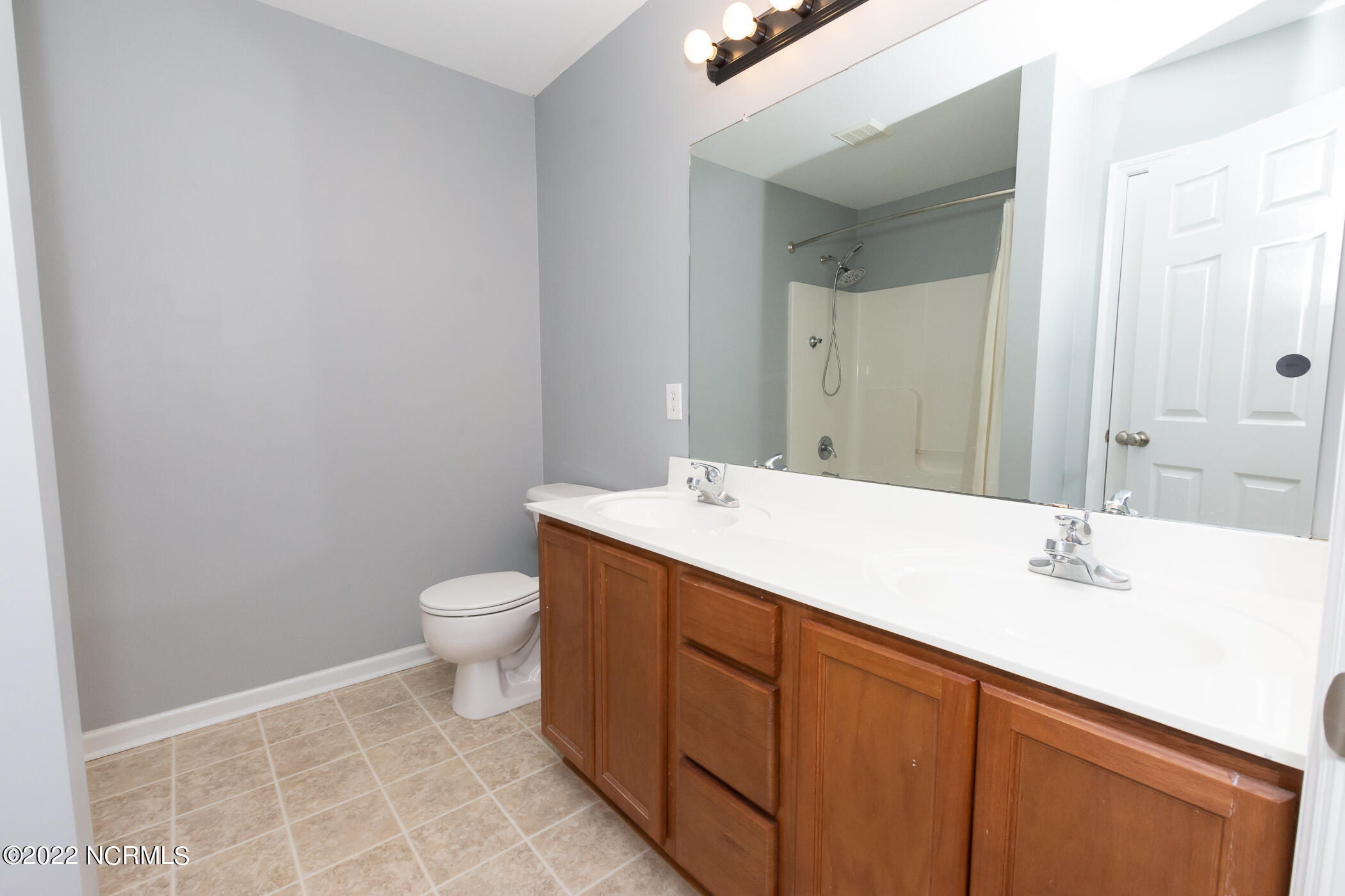 1843 Haw Branch Road Beulaville, NC 28518 - Photo 36 of 62 En-suite