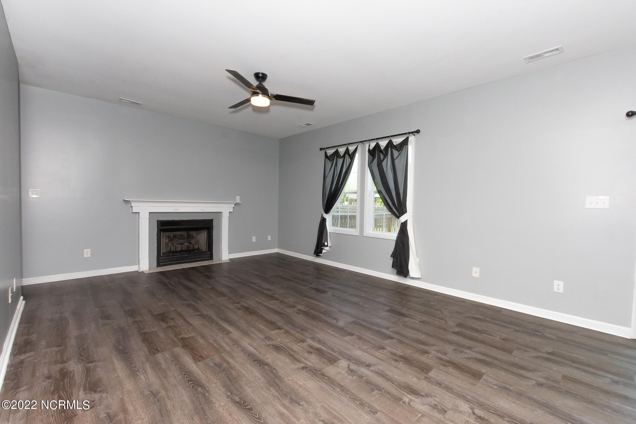 1843 Haw Branch Road Beulaville, NC 28518 - Photo 10 of 62 Large living room