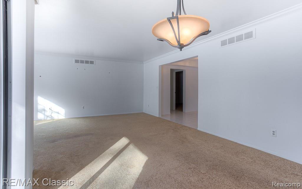 37031 Ridgedale Court Farmington Hills, MI 48331 - Photo 4 of 28