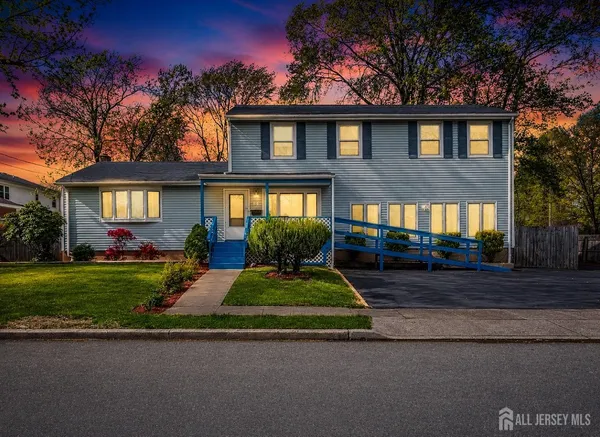 $779,000 | 84 Orange Street, Woodbridge, NJ 07095