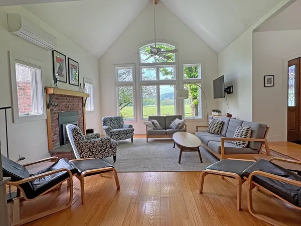 $850,000 | 187 Plain Road, Greenfield, MA 01301