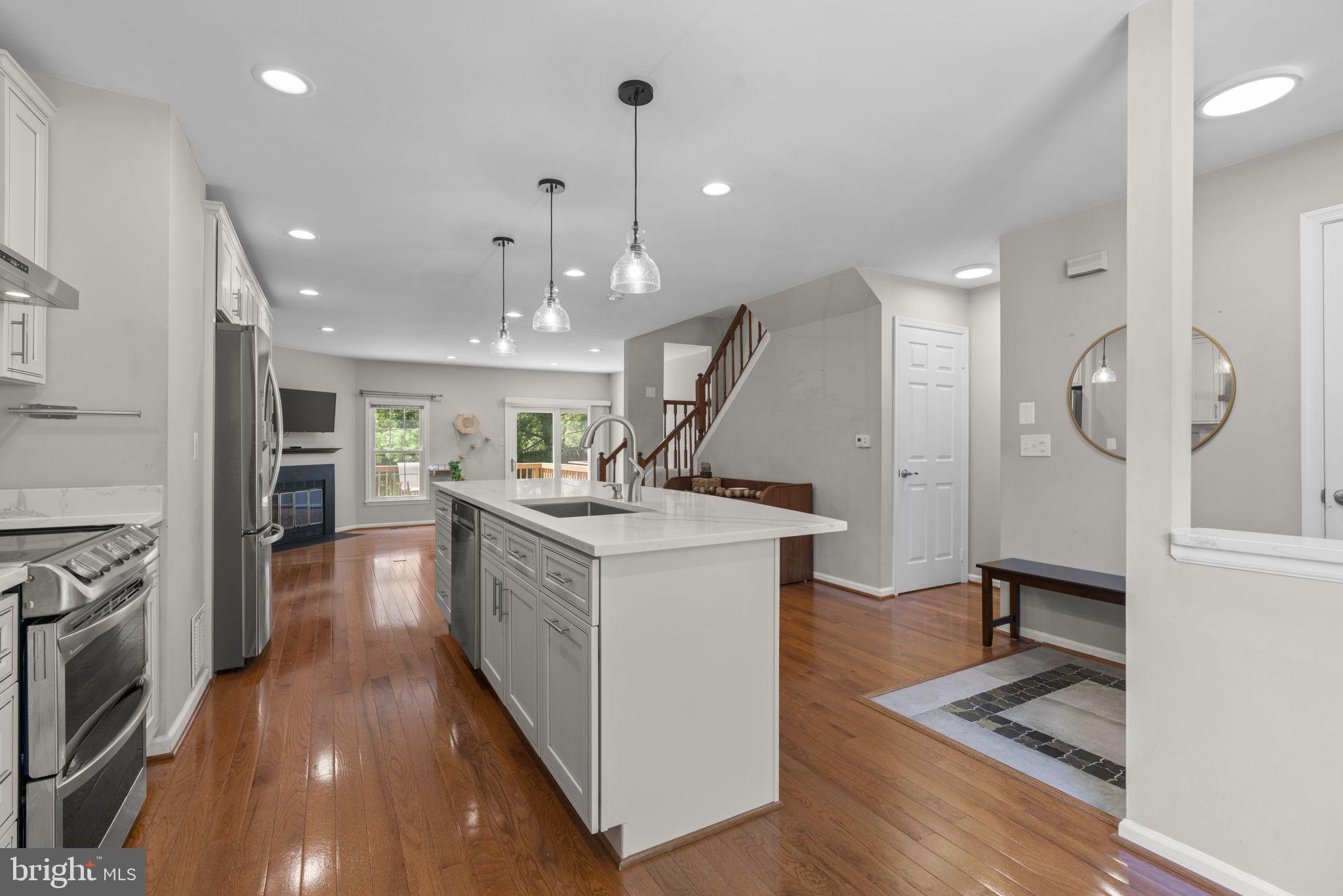 4722 Rams Horn Row Ellicott City, MD 21042 - Photo 11 of 50 Amazing open-concept design