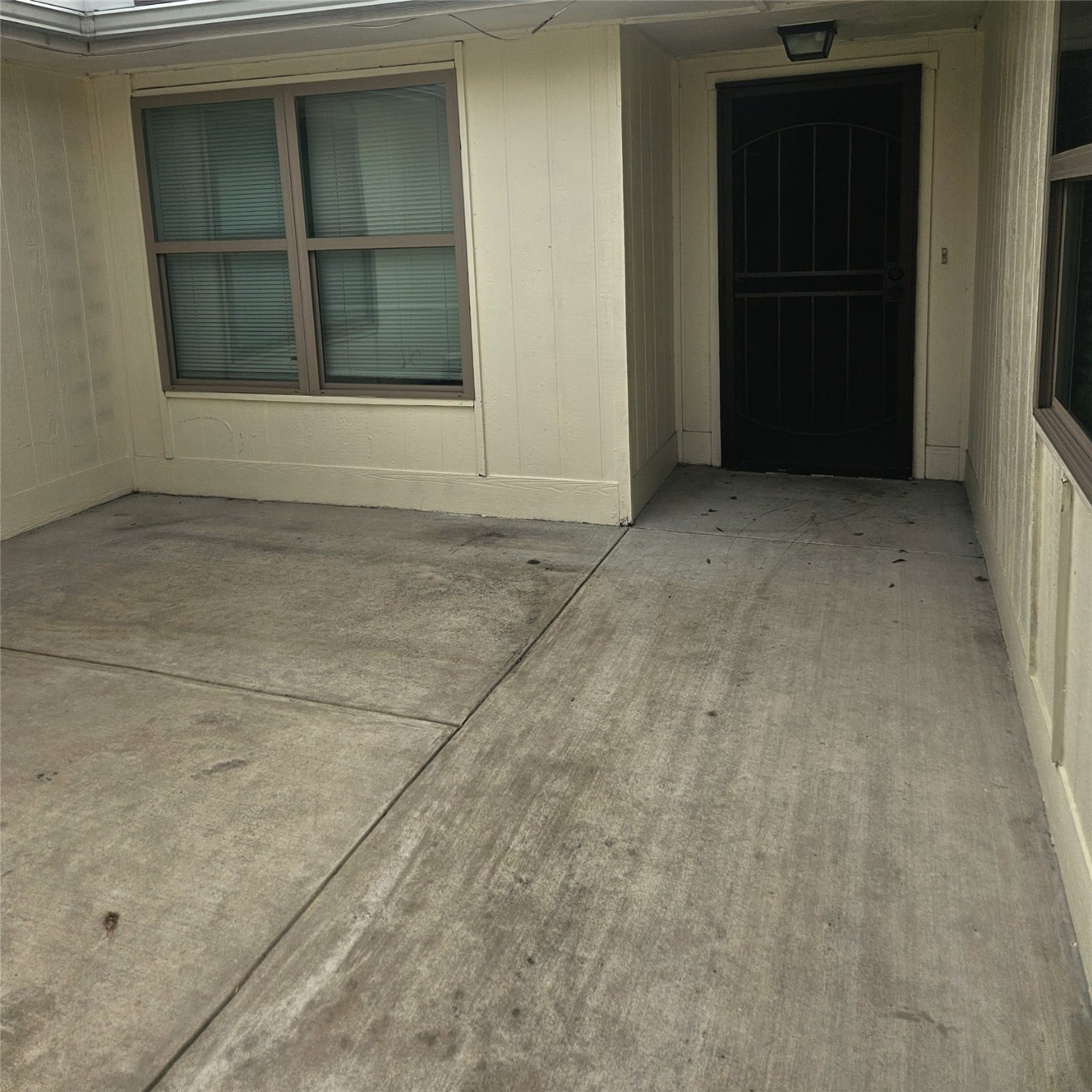 3315 Hombly Road Houston, TX 77066 - Photo 5 of 20 a view of an empty room