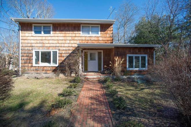 23 Sandra Road East Hampton, NY 11937 - Photo 3 of 9 Gallery Image 3