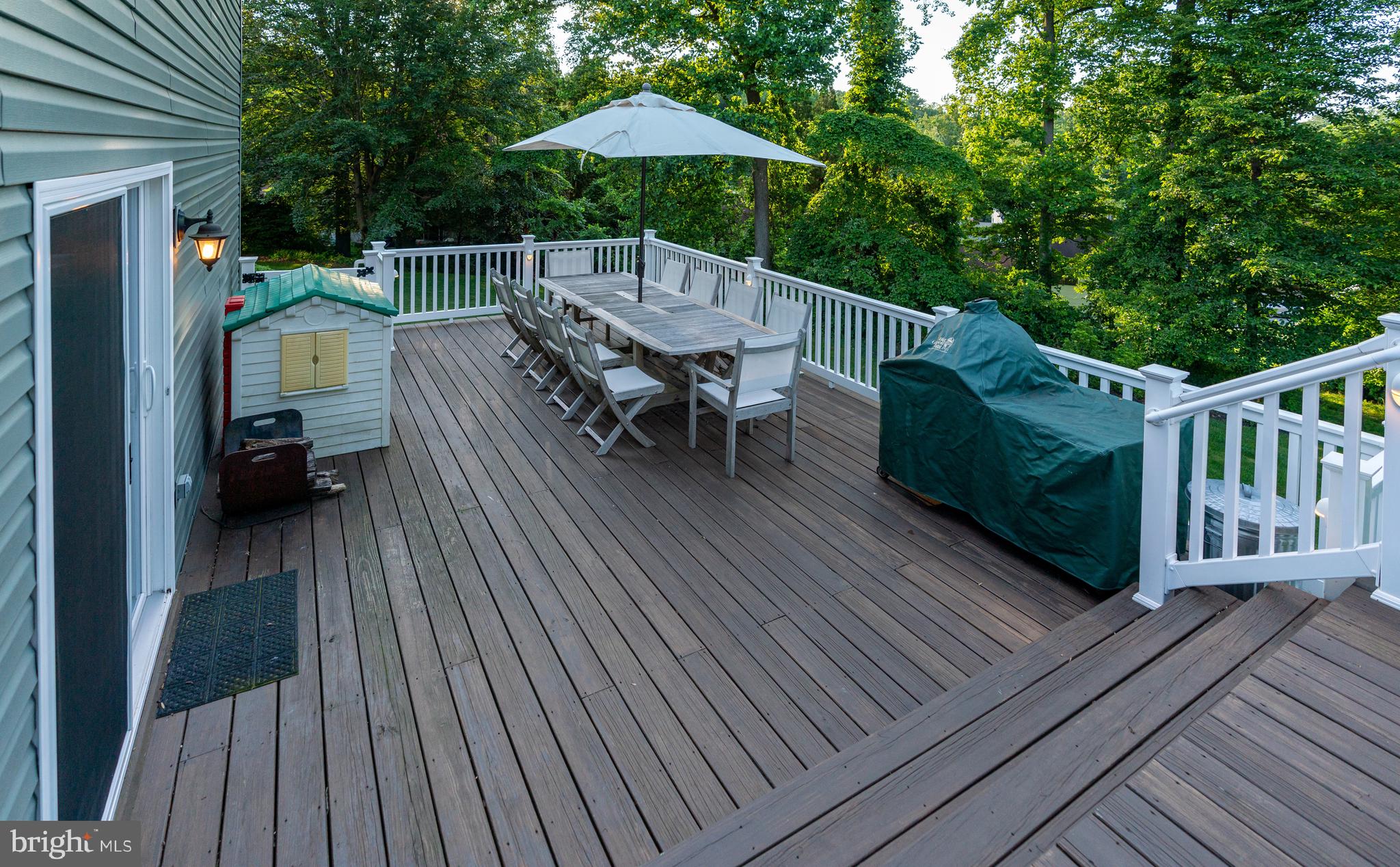 4 Old Forge Circle Hockessin, DE 19707 - Photo 23 of 26 Perfect space to crack open those crabs