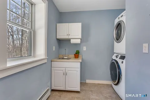 $599,950 | 94 Kelseytown Road, Clinton, CT 06413