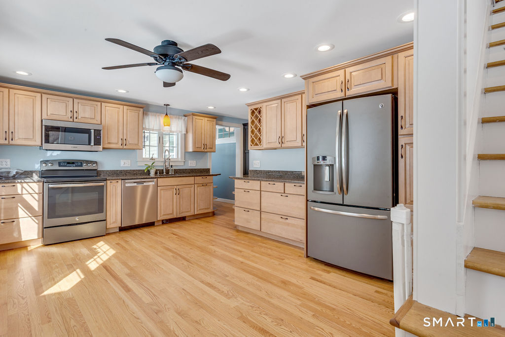 94 Kelseytown Road Clinton, CT 06413 - Photo 7 of 35