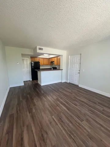 $1,495 | 738 Executive Center Drive, Unit 34, West Palm Beach, FL 33401