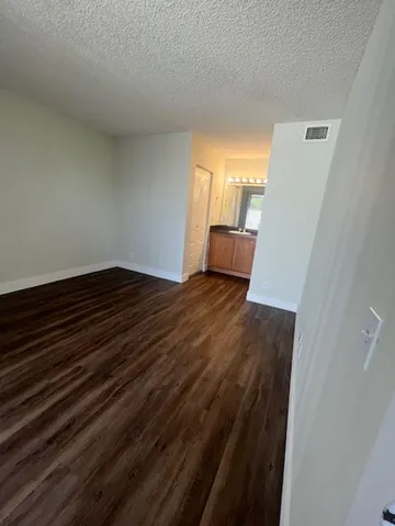 $1,495 | 738 Executive Center Drive, Unit 34, West Palm Beach, FL 33401