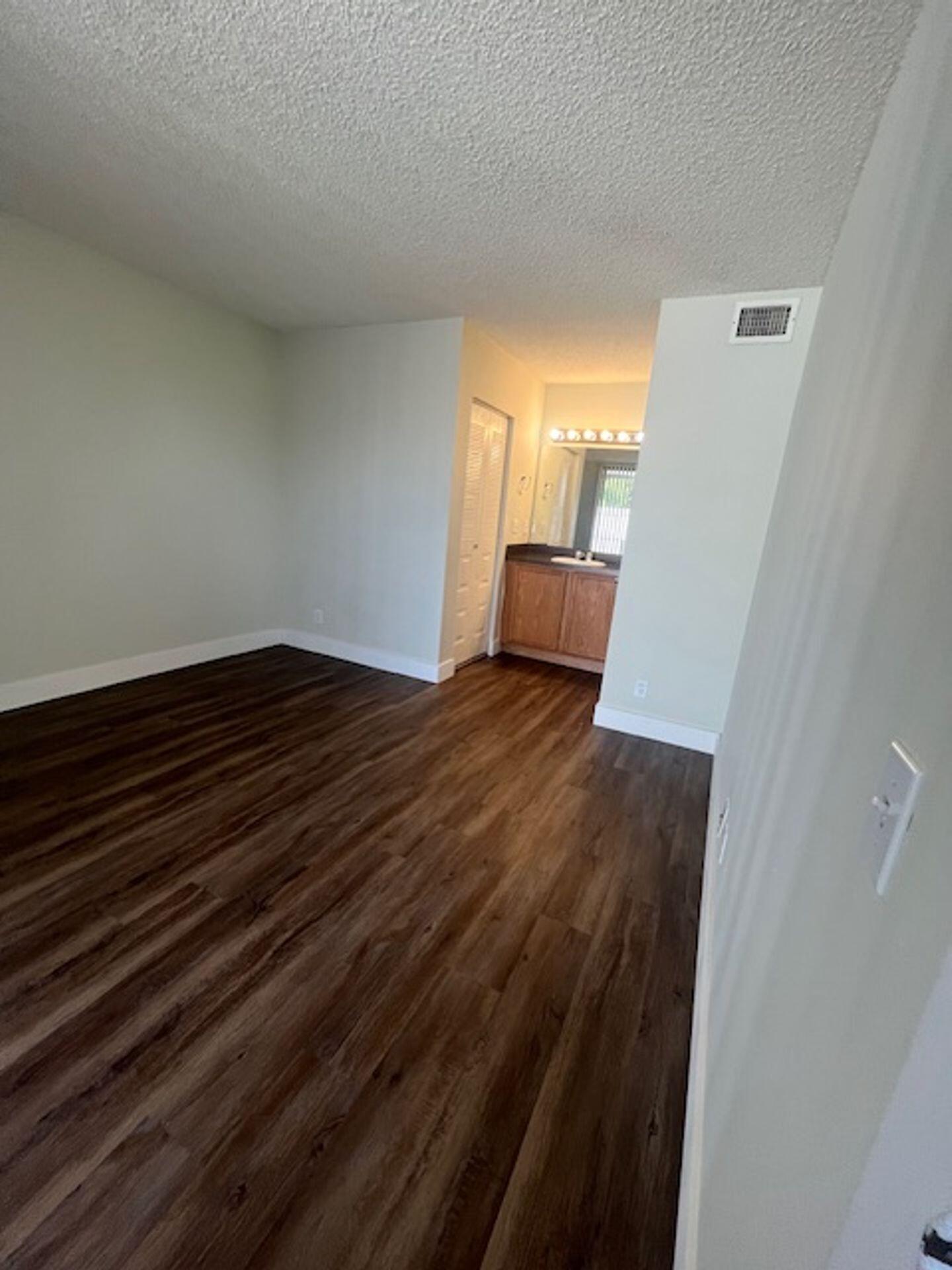 738 Executive Center Drive, Unit 34 West Palm Beach, FL 33401 - Photo 4 of 22 original