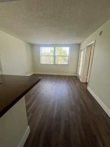 $1,495 | 738 Executive Center Drive, Unit 34, West Palm Beach, FL 33401