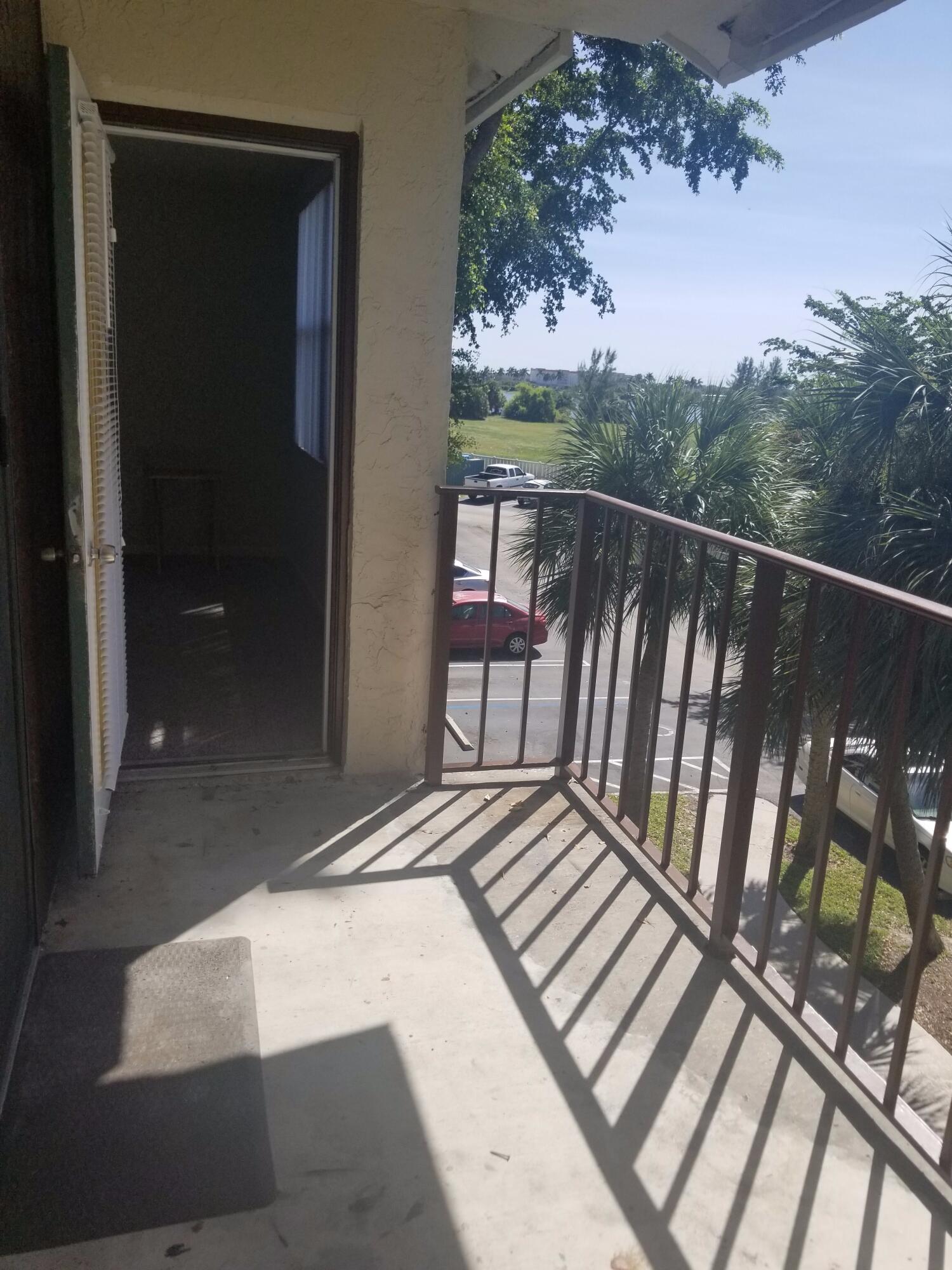 738 Executive Center Drive, Unit 34 West Palm Beach, FL 33401 - Photo 8 of 22 original