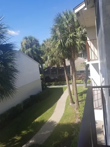 $1,495 | 738 Executive Center Drive, Unit 34, West Palm Beach, FL 33401