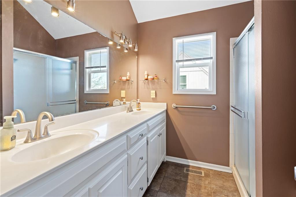 20739 South Barker Road Spring Hill, KS 66083 - Photo 16 of 25