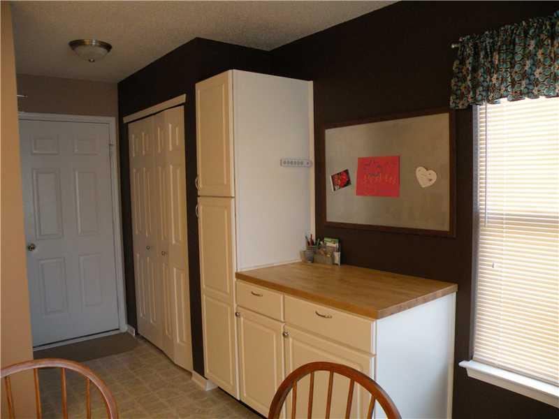 6878 Merritt Ridge Way Avon, IN 46123 - Photo 9 of 24