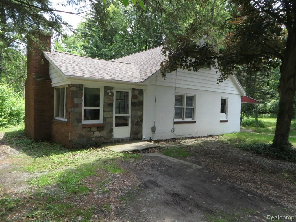 1080 School Road Rochester Hills, MI 48307 - Photo 1 of 9