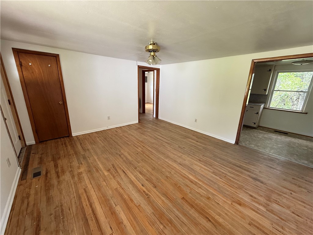 4250 AR 7 Jasper, AR 72641 - Photo 12 of 47 Gallery Image 12